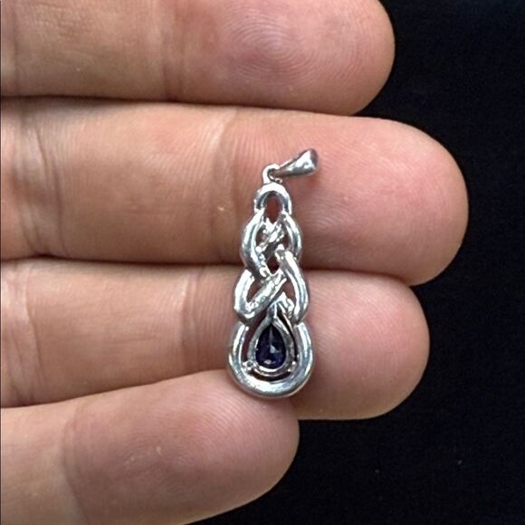 Elegant Sterling Silver and Blue Teardrop Pendant - Picture 2 of 3